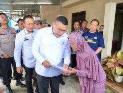 Wamen Ossy Serahkan Sertipikat Elektronik Door to Door di Semarang, Jamin Keamanan dan Kemudahan Akses