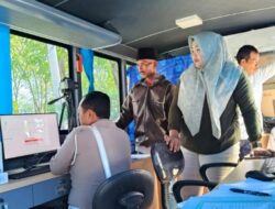 Tingkatkan Pelayanan, Satlantas Polres Sampang Operasikan Mobil SIM Keliling