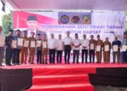 Wamen Ossy Bersama Menko AHY Serahkan Sertipikat Tanah untuk Rakyat di Bengkulu