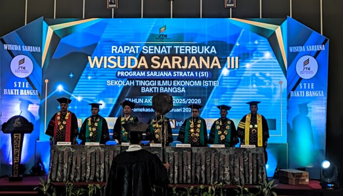 Wisuda Sarjana III STIE Bakti Bangsa, Momentum Lahirnya Generasi Ekonom Profesional dan Berintegritas