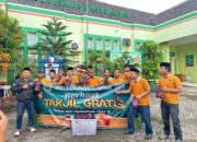 Bentuk Kepedulian Sosial, PWI Sampang Bagi-Bagi Takjil Ke Puskesmas Dan Tukang Becak