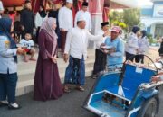 Indahnya Berbagi Di Bulan Suci, Bupati H. Slamet Junaidi Bagikan 500 Sarung Kepada Abang Becak