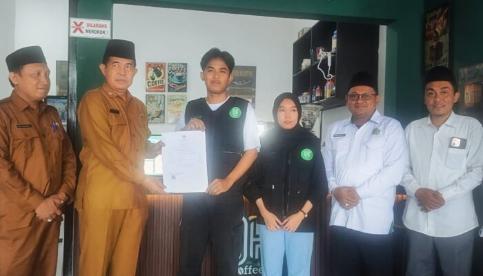 Kemenag Sampang Percepat Sertifikasi, Cafe DK Menjadi Yang Pertama Bersertifikat Halal Di Sampang